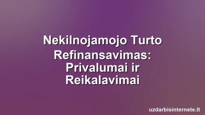 Namo modelis, finansiniai dokumentai ir raktas, išdėstytas ant medinio stalo.