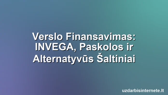Ranka kruopščiai įveikia nedidelį sodinuką, augantį iš monetų pamatų.